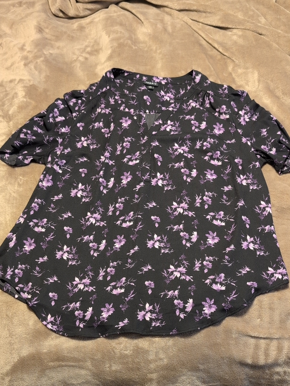 torrid Black Short Ruched Sleeve Blouse with Purple Floral Print Size 00